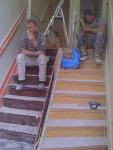 tussen muur weg slopen en brede trap monteren